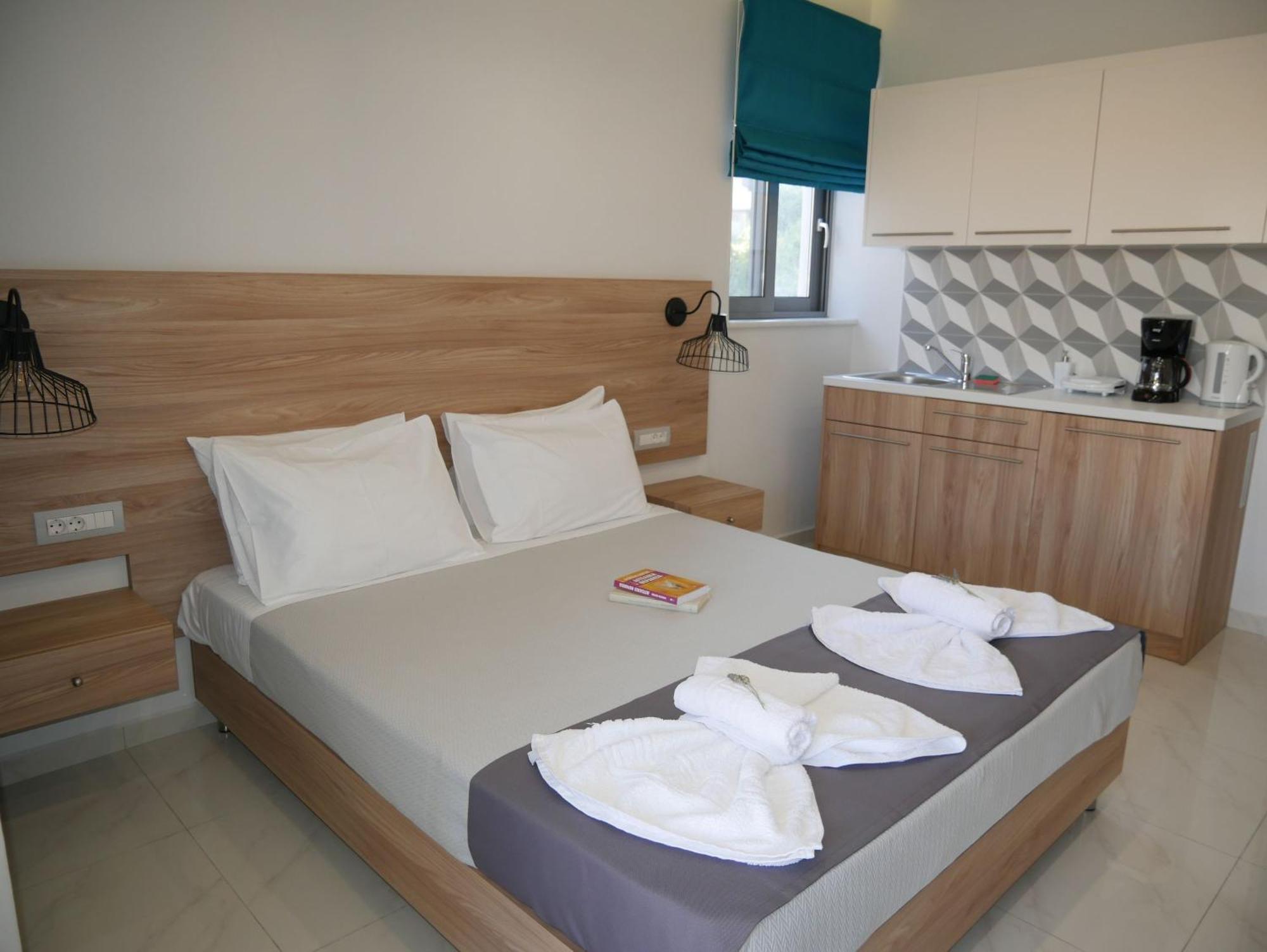 Agia Marina Erotokritos Studios מראה חיצוני תמונה